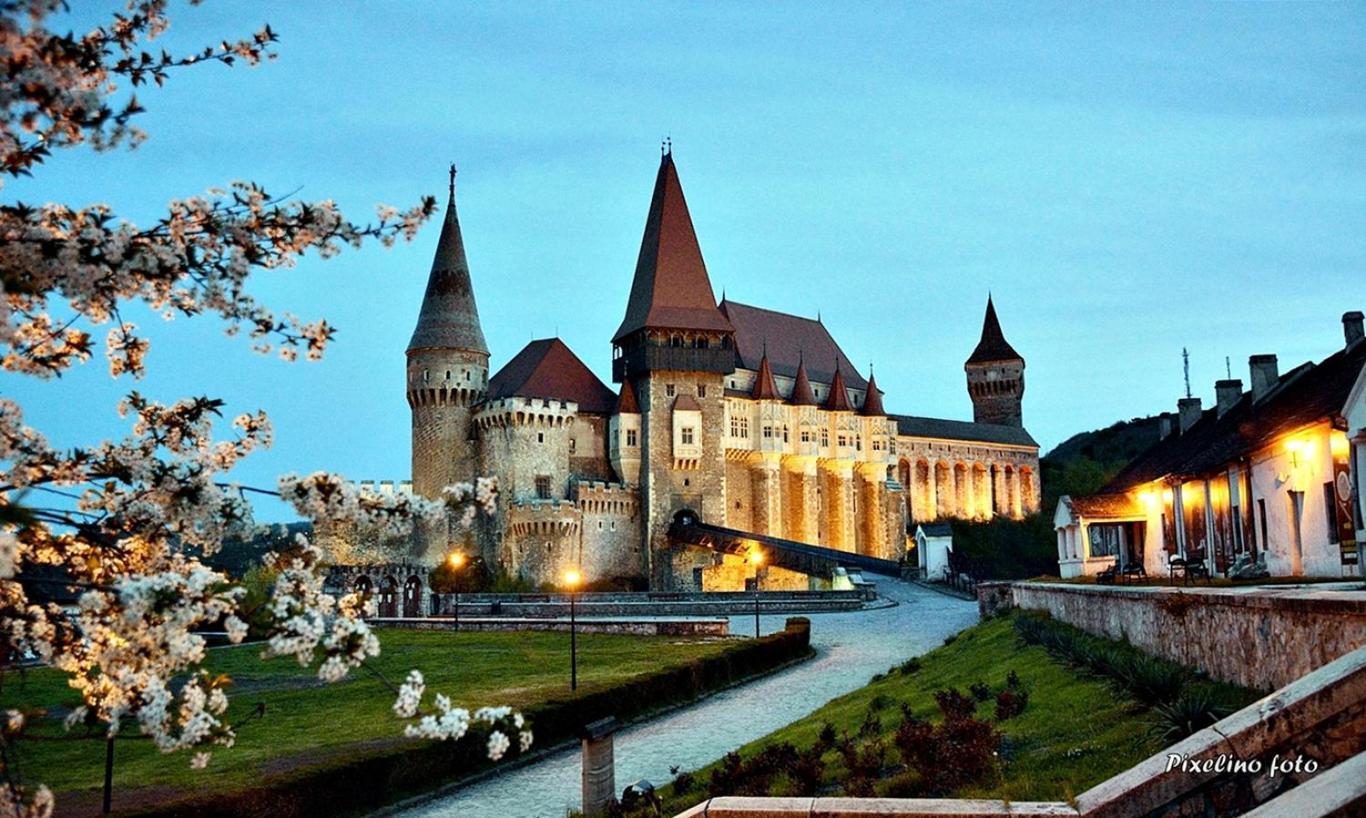 Studio Central Hunedoara Zewnętrze zdjęcie